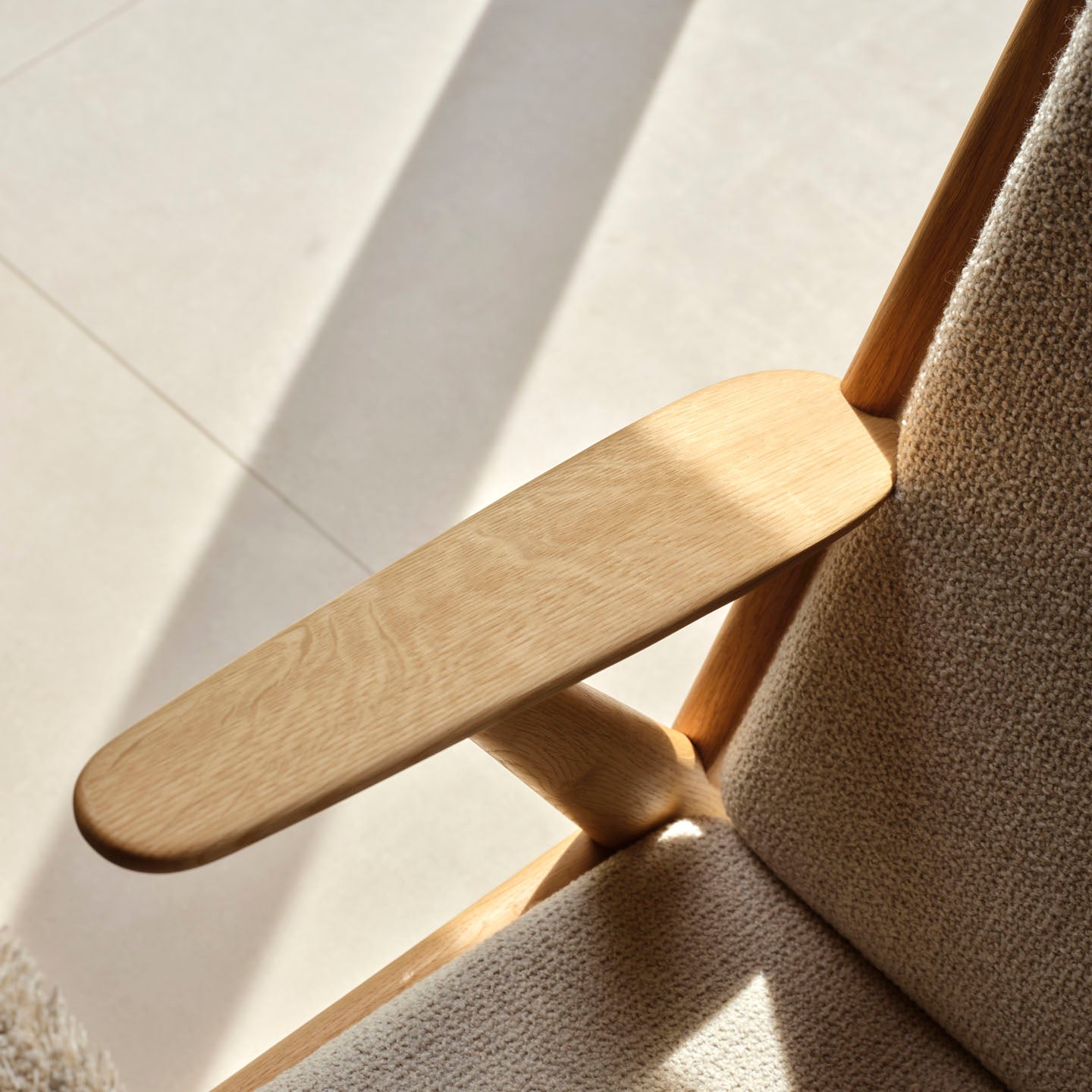 J53 - Armchair - Oak - Beige