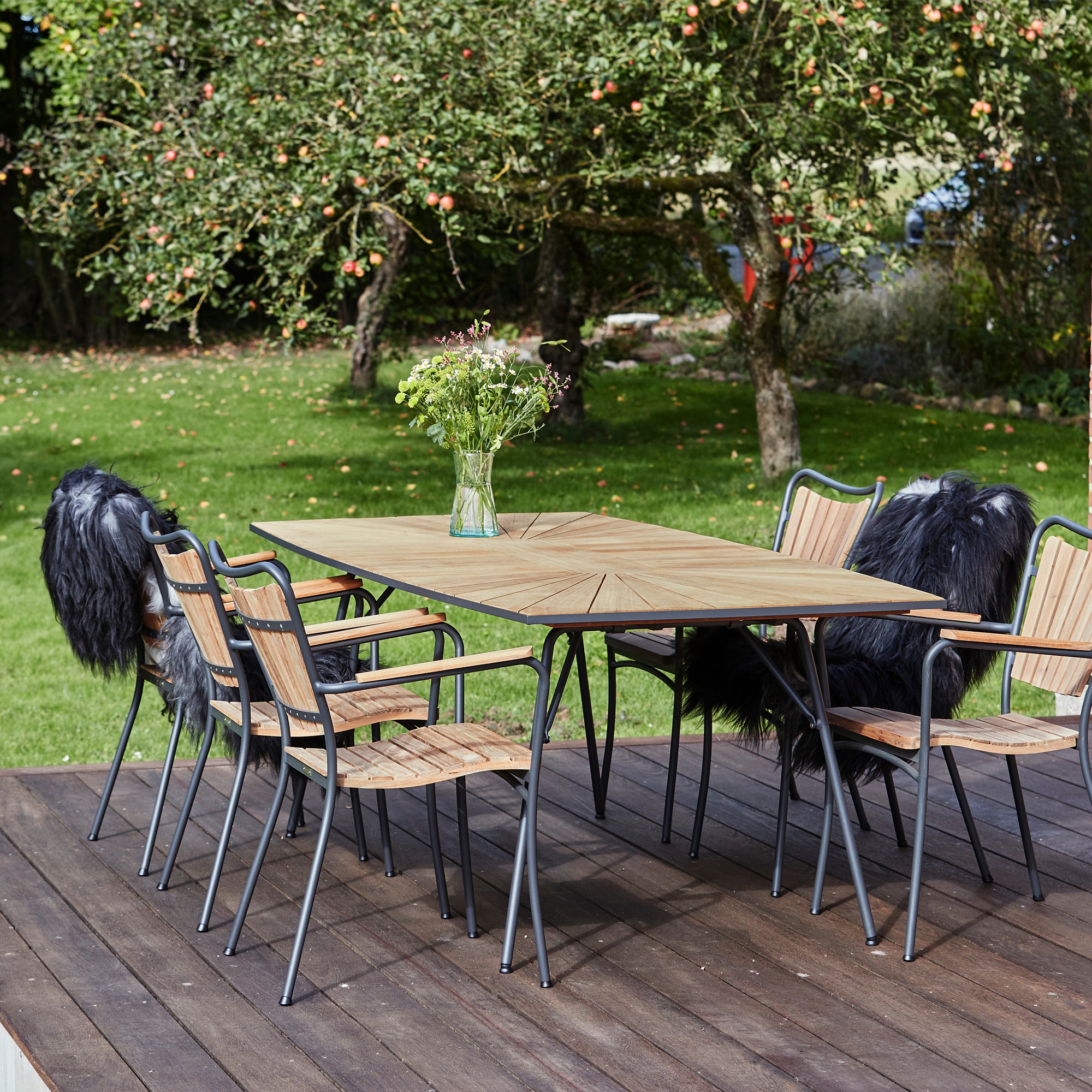 Marguerit Bord L 200 & 6 Stole