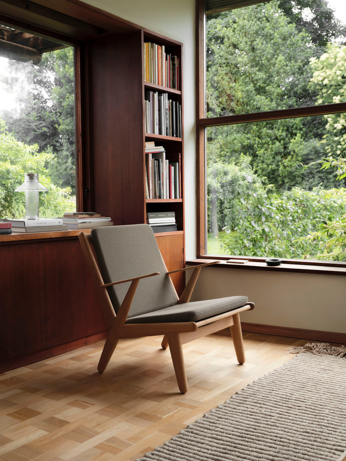 J53 - Armchair - Oak - Taupe - Lifestyle 3