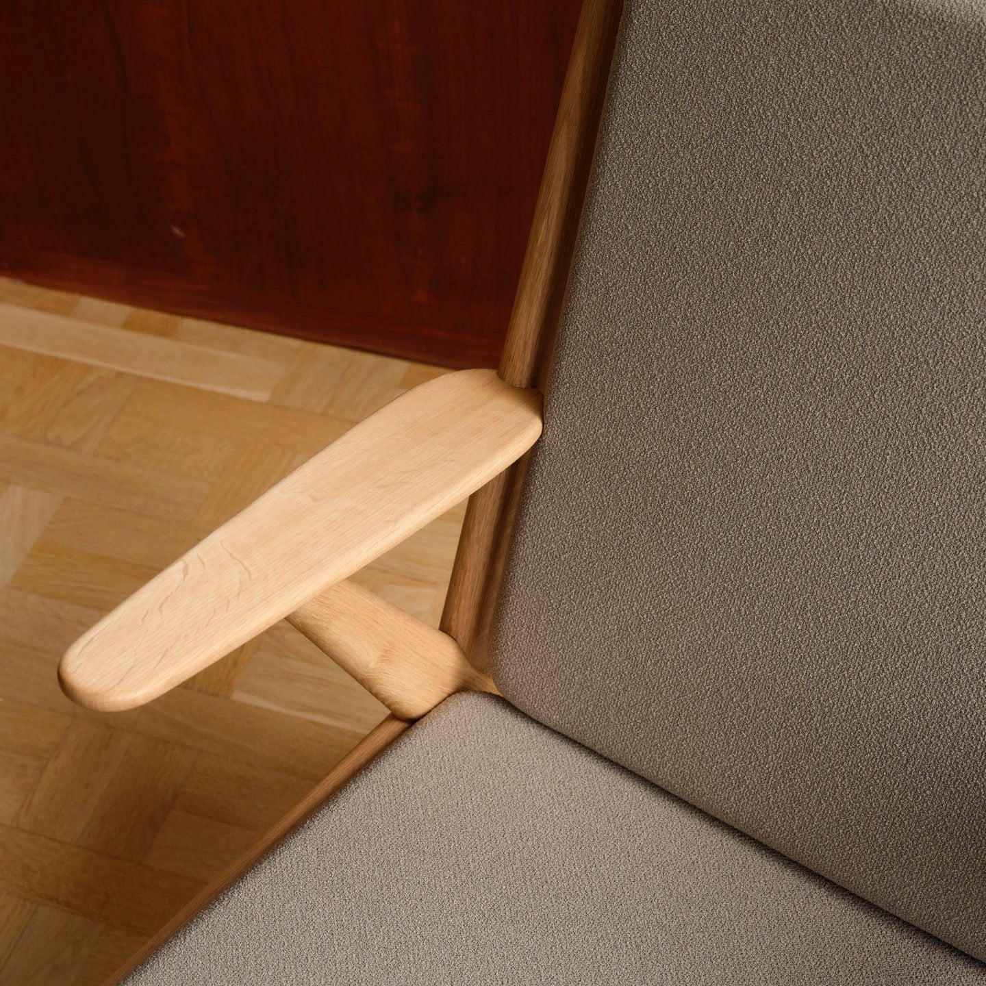 J53 - Armchair - Oak - Taupe