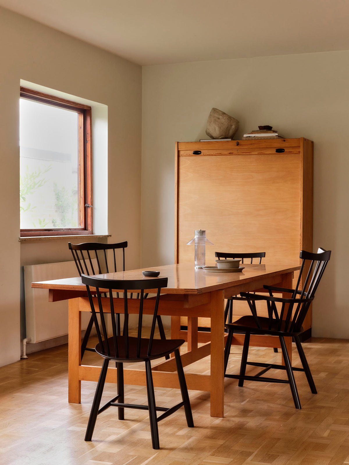 J46 - Chair - Beech - Jet Black - Lifestyle 2