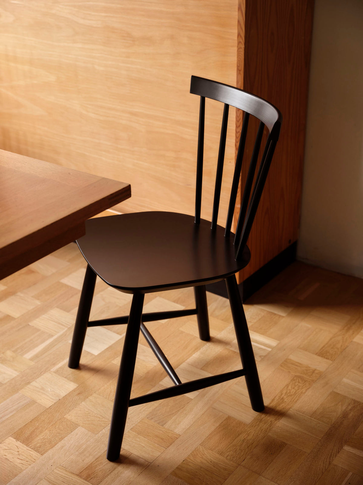 J46 - Chair - Beech - Jet Black - Lifestyle 1