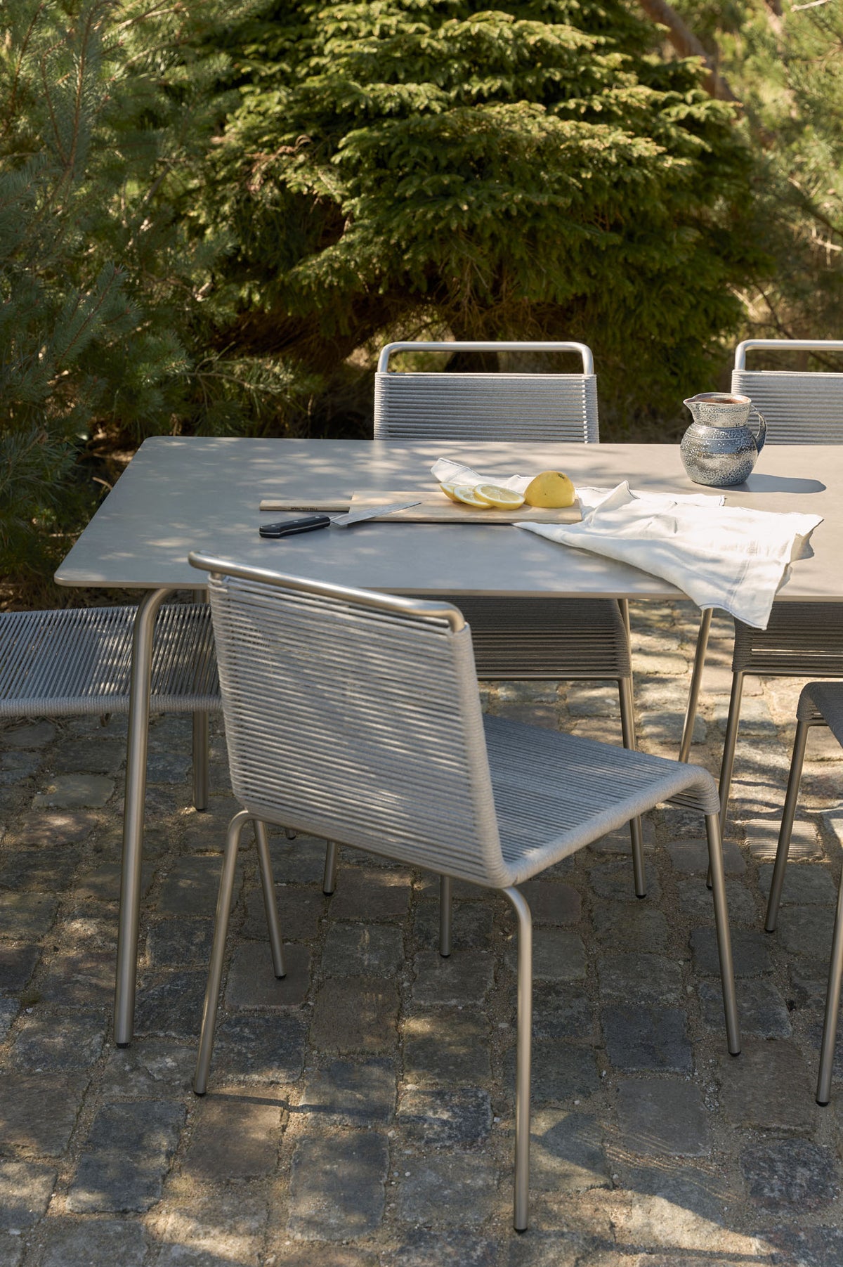 Teglgaard havestol designet af Salto & Sigsgaard - Lifestyle 5