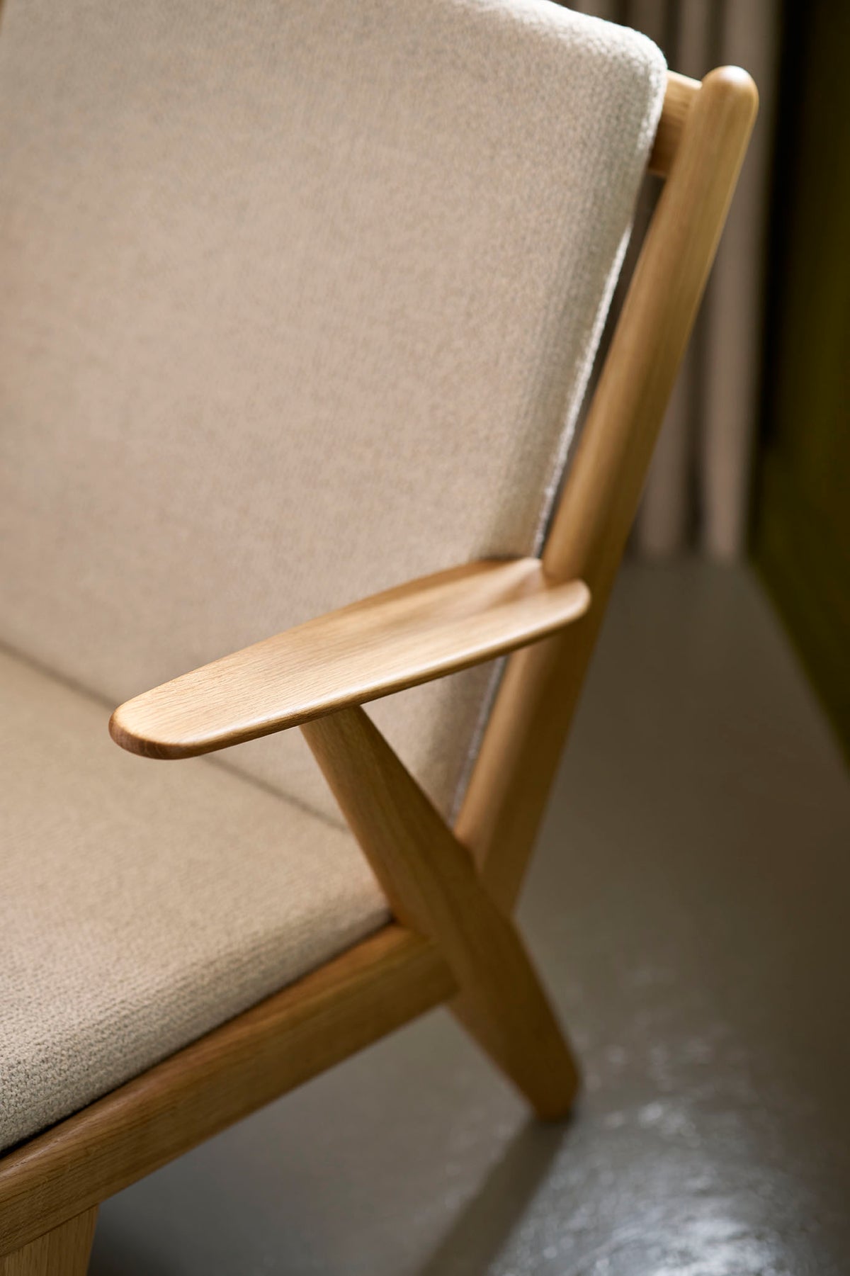 J53 - Armchair - Oak - Beige - Lifestyle 1