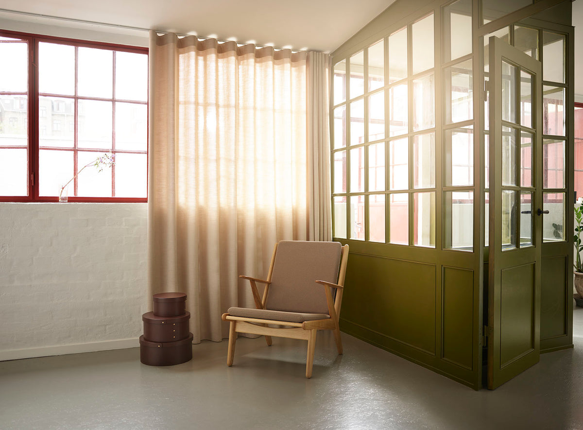 J53 - Armchair - Oak - Taupe - Lifestyle 1