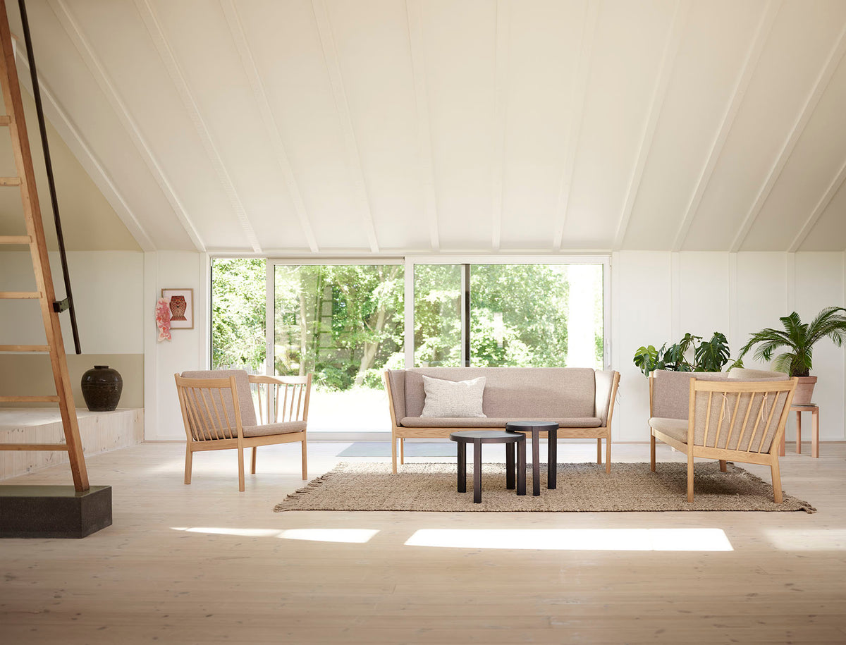 J146 - Armchair - Oak - Light Grey (02) - Lifestyle 1