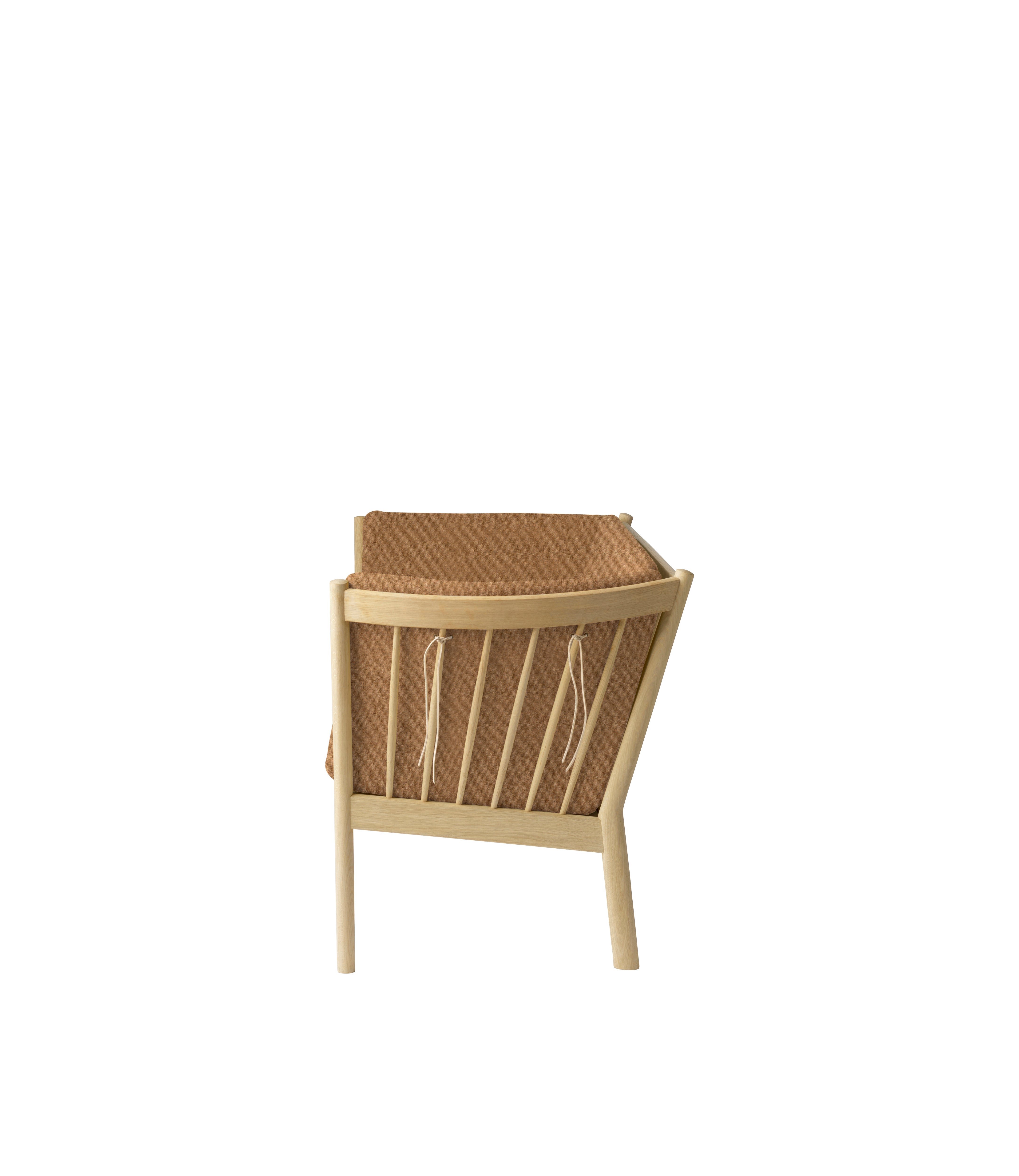 J148 2 pers. sofa i Eg Brown af Erik Ole Jørgensen