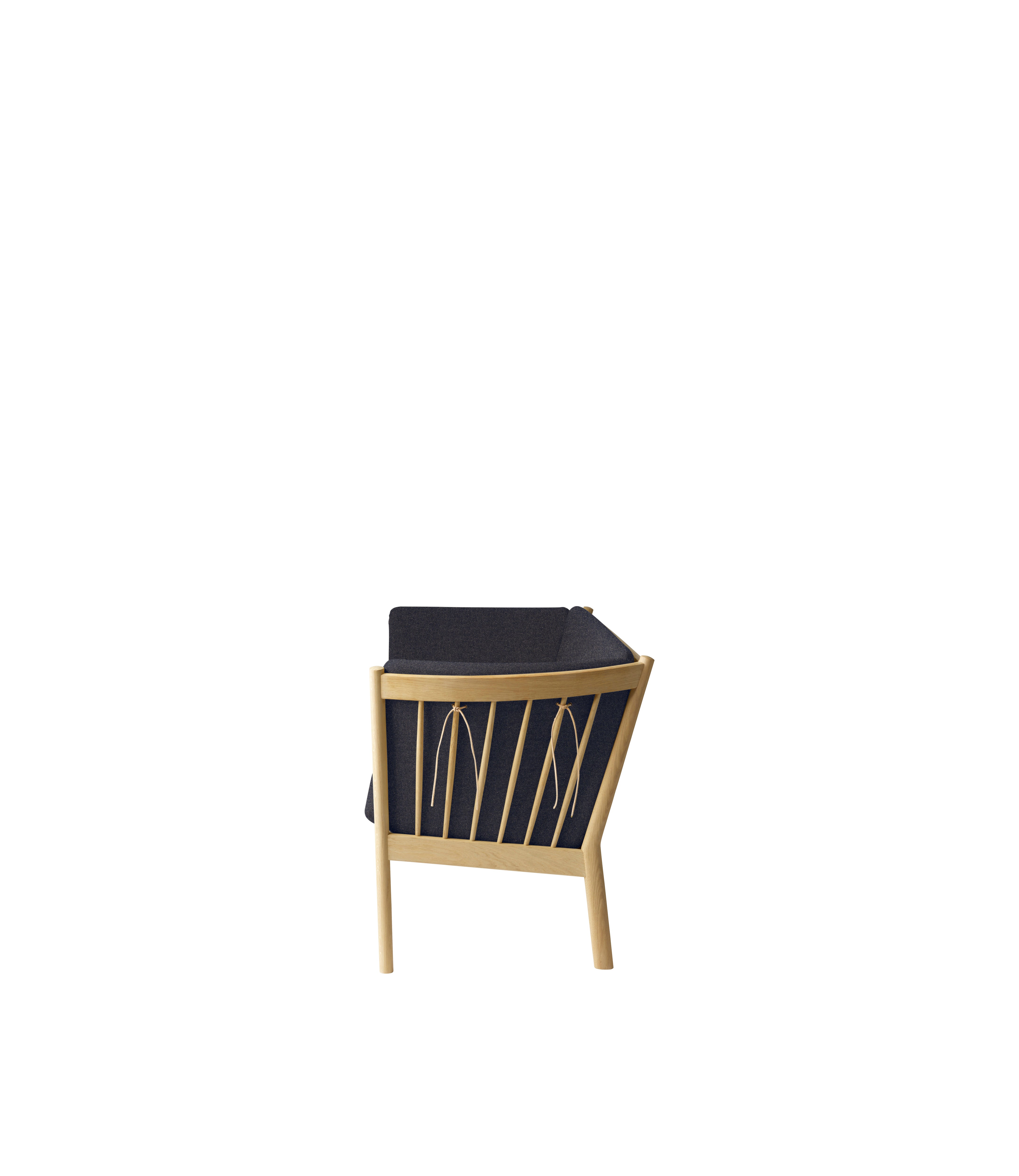 J149 3 personers sofa i Eg Dark Grey (28) af Erik Ole Jørgensen