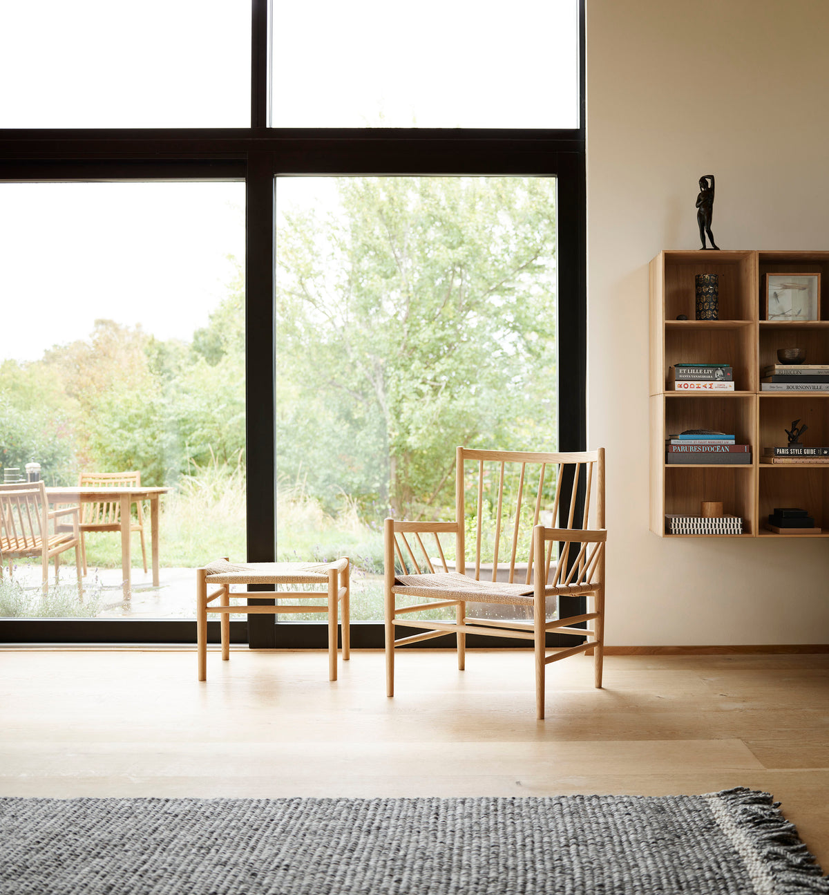 J82 - Lounge chair - Oak - Lifestyle 2