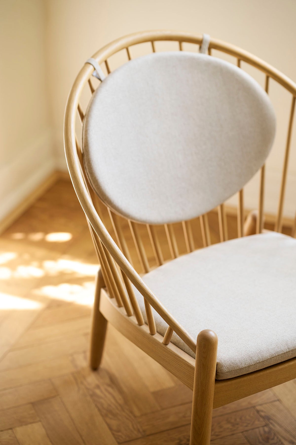 J166 Jørna - Chair - Oak - Beige (61) - Lifestyle 4